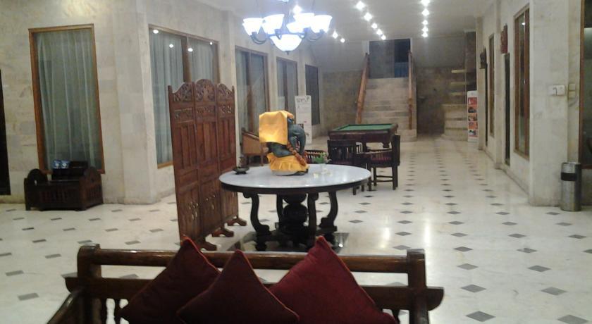 Oyo 2334 Melka Excelsior Hotel Singaraja Zewnętrze zdjęcie