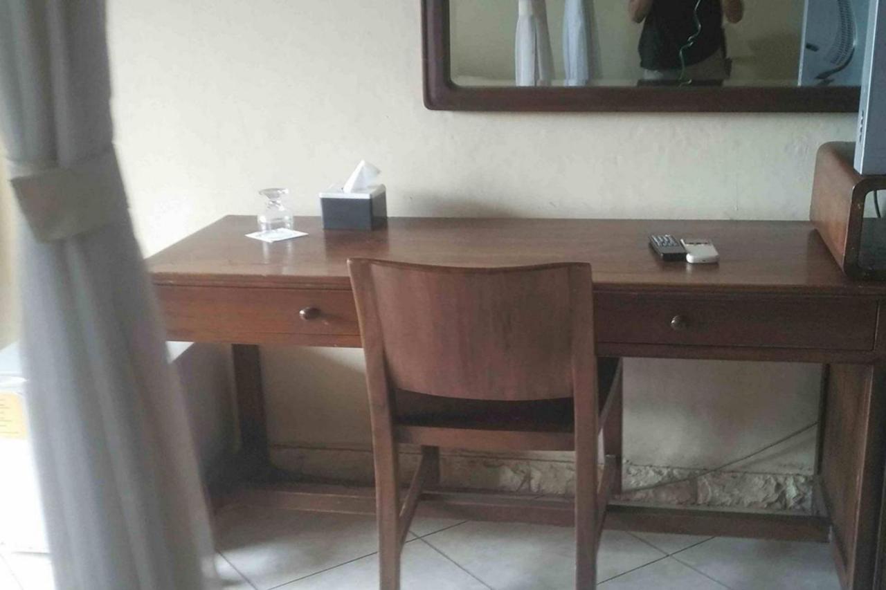 Oyo 2334 Melka Excelsior Hotel Singaraja Zewnętrze zdjęcie
