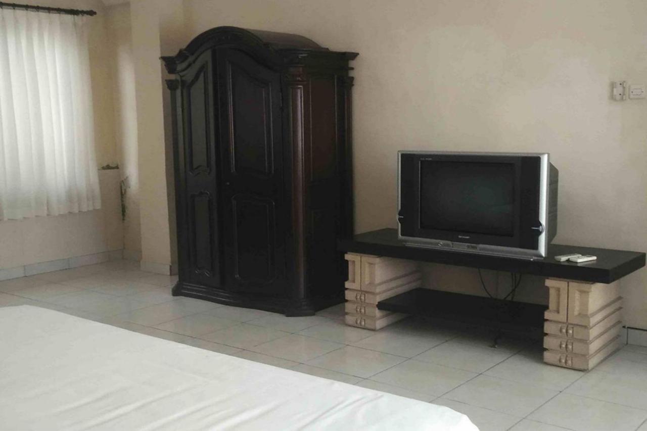 Oyo 2334 Melka Excelsior Hotel Singaraja Zewnętrze zdjęcie