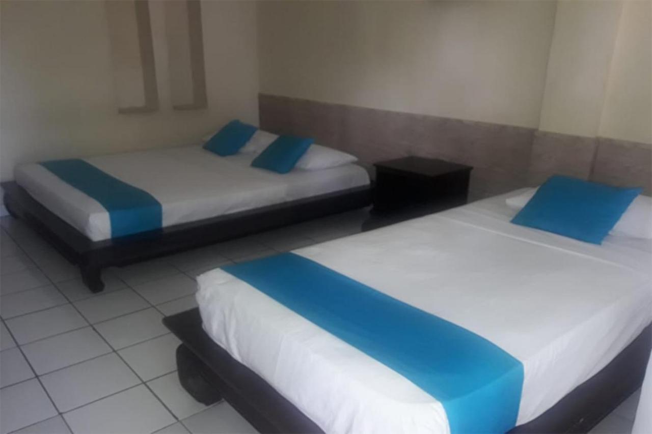 Oyo 2334 Melka Excelsior Hotel Singaraja Zewnętrze zdjęcie